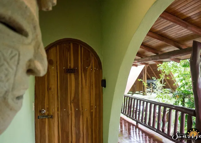 Sunrise Bed & Breakfast 3*